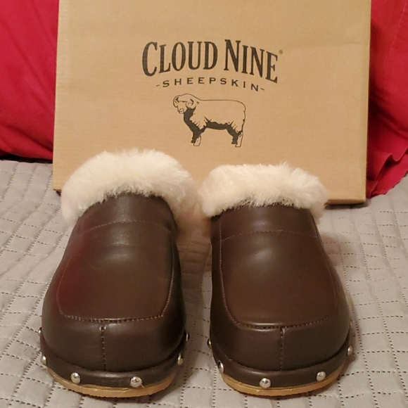 cloud nine Shoes - Cloud Nine sheepskin lined clogs